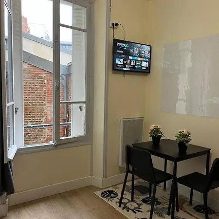 Spacieux Studio Paris Gambetta Apartman Párizs