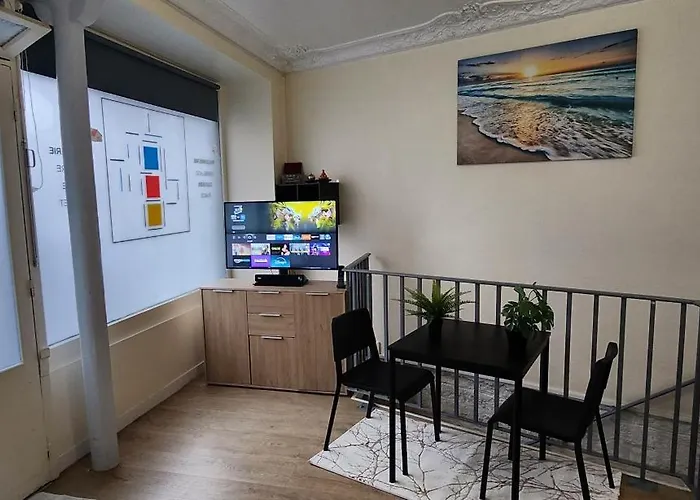 Spacieux Gambetta Париж