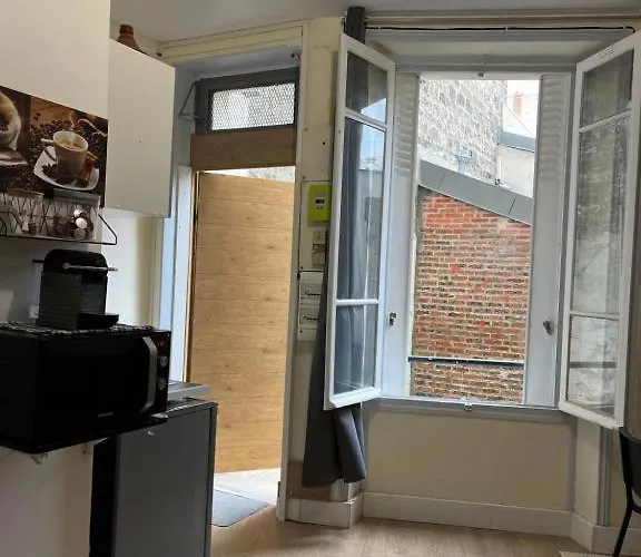 Spacieux Gambetta Париж